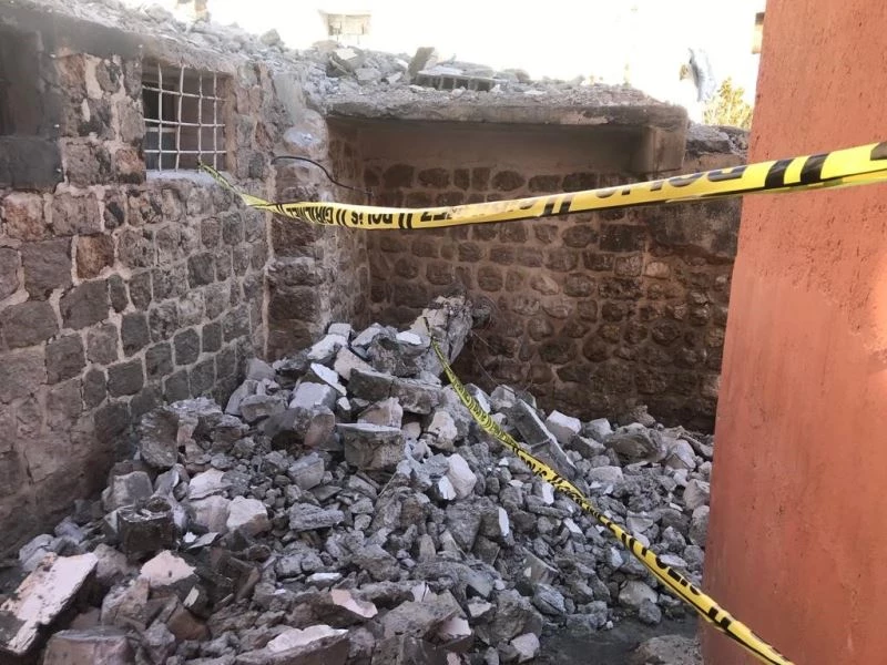 Mardin’de işçilerin üstüne cami lojmanı çöktü: 1 ölü, 1 yaralı
