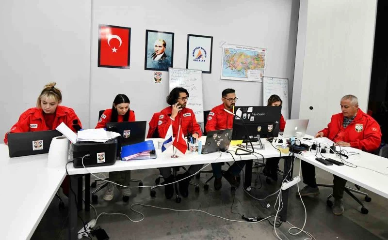 Hatay’daki AKUT Antalya biriminin koordinasyonu ASSİM’den yürütülüyor
