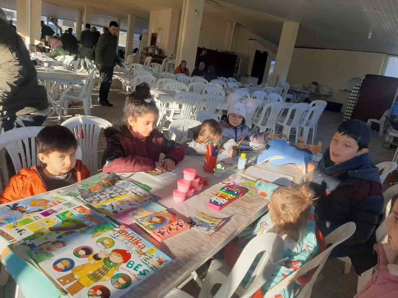 Antalya’da depremzede aile ve çocuklara psikolojik destek veriliyor
