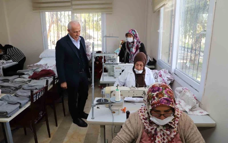 Akdenizli kadınlar depremzedeler için seferber oldu
