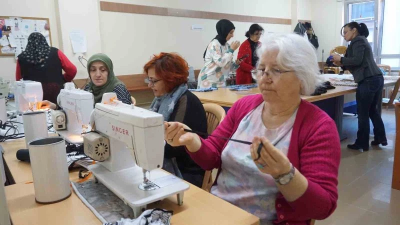 Edirne Halk Eğitim Merkezi’nde üretilen ürünler depremzedelere ulaştırılacak
