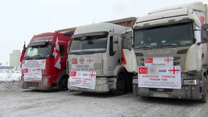 Gürcistan’daki Azeri Türklerinden deprem bölgesine anlamlı yardım
