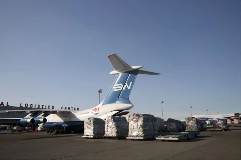Haydar Aliyev Vakfı’ndan Türkiye’deki depremzedelere 105 tonluk insani yardım

