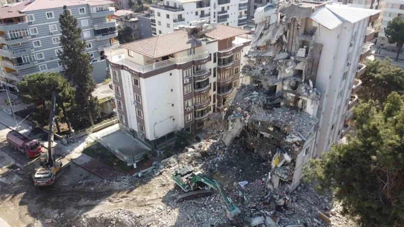 Osmaniye’de yıkıcı depremin izleri siliniyor
