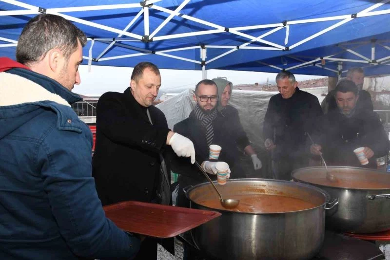 Başkan Usta mesaiye pazarda başlıyor
