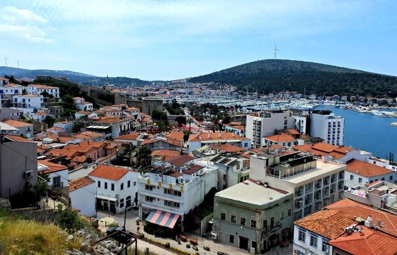 Çeşme’deki otelciler depremzedelerin istihdamı için harekete geçti
