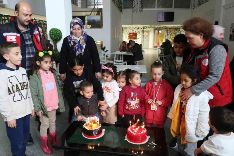 Erzincan’da depremzede çocuklar için afetin izleri silinmeye çalışılıyor
