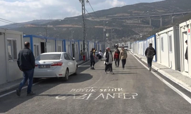 Nurdağı konteyner kentinde yaralar sarılıyor
