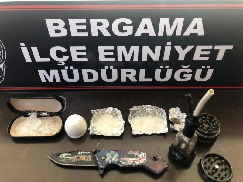 Bergama polisinden aynı gün 2 ayrı zehir operasyonu
