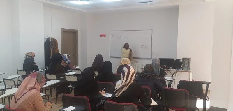 Elazığ Belediyesinden kadınlara yönelik Arapça kursu
