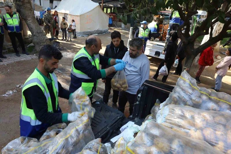 Depremzedenin meyve-sebzesi Bursa’dan
