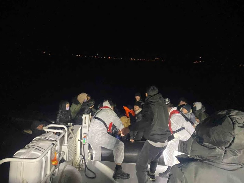 Ayvacık açıklarında Yunan unsurlarınca ölüme terk edilen 39 kaçak göçmen kurtarıldı
