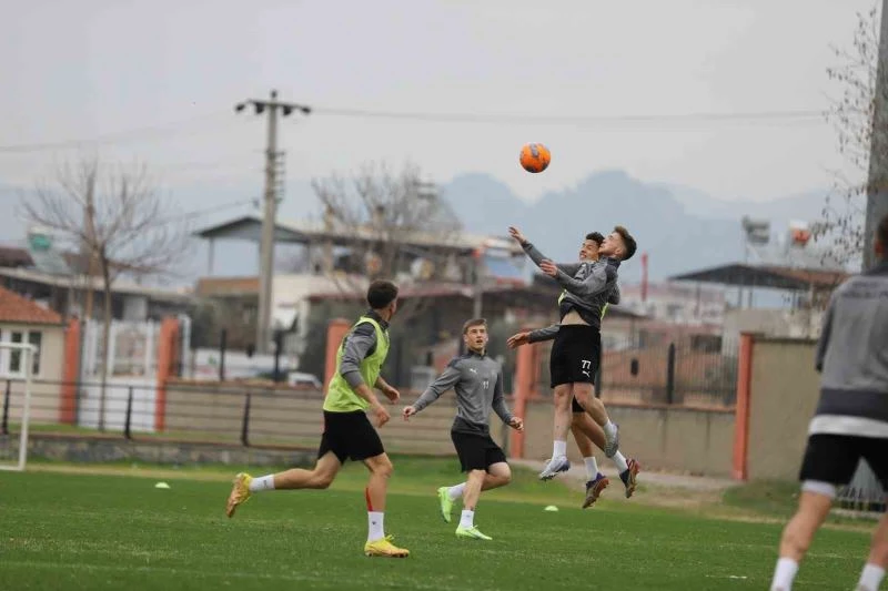 Nazilli Belediyespor, Esenler Erokspor hazırlıklarına başladı
