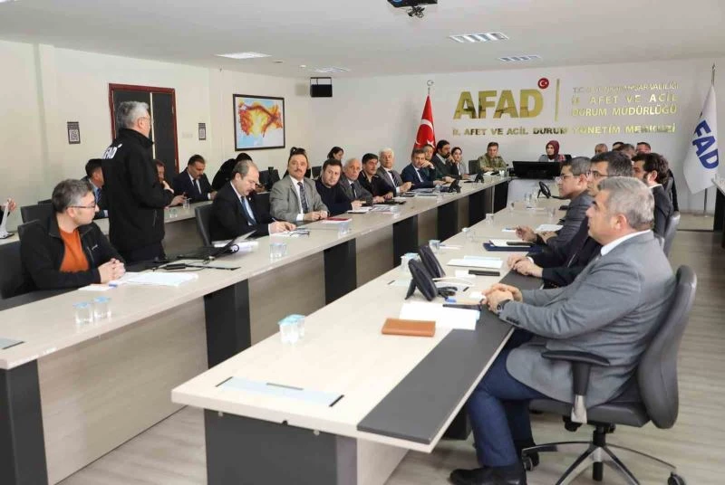 AFAD Kriz Merkezi’nde deprem tedbirleri masaya yatırıldı
