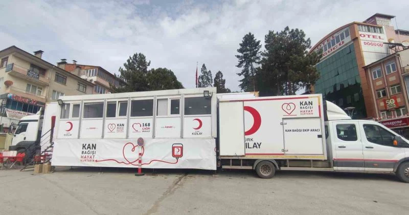 Tosya’da depremzedeler için 450 ünite kan bağışı yapıldı
