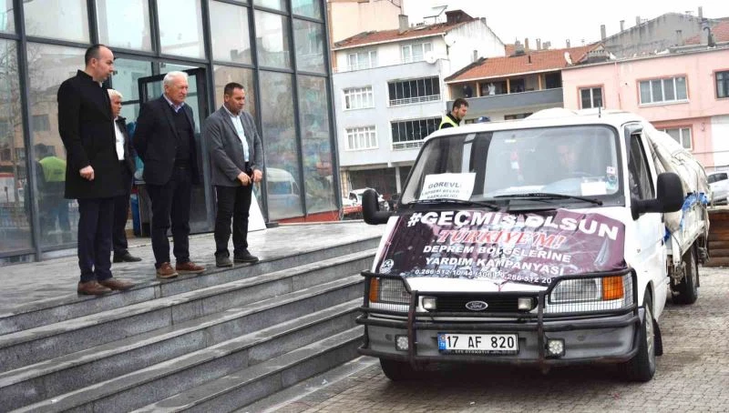 Lapseki Belediyesi deprem bölgesine 14’üncü yardım aracını gönderdi
