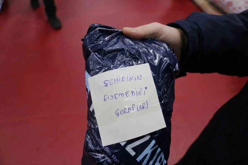 Deprem yardım kampanyasında Yalova’dan duygulandıran notlar: “Şehidimin giyemediği çorapları”
