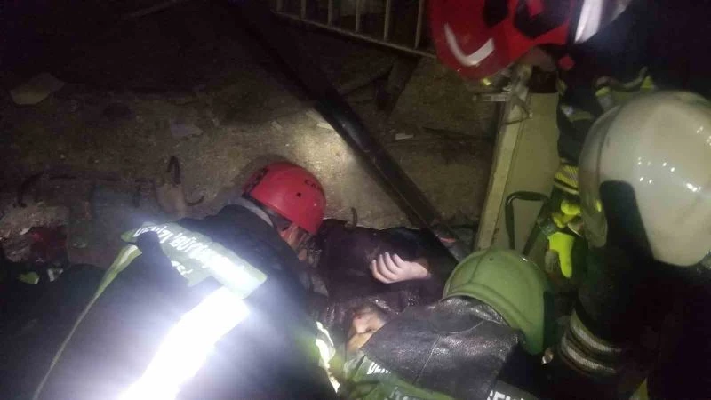 Denizli Büyükşehir Belediyesi ekipleri 10 kişiyi göçükten kurtardı
