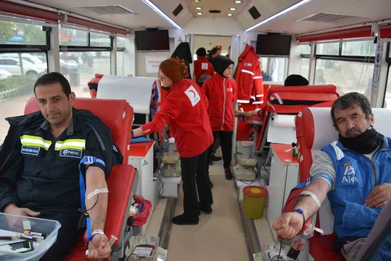 Aliağa’dan depremzedeler için kan bağışı desteği
