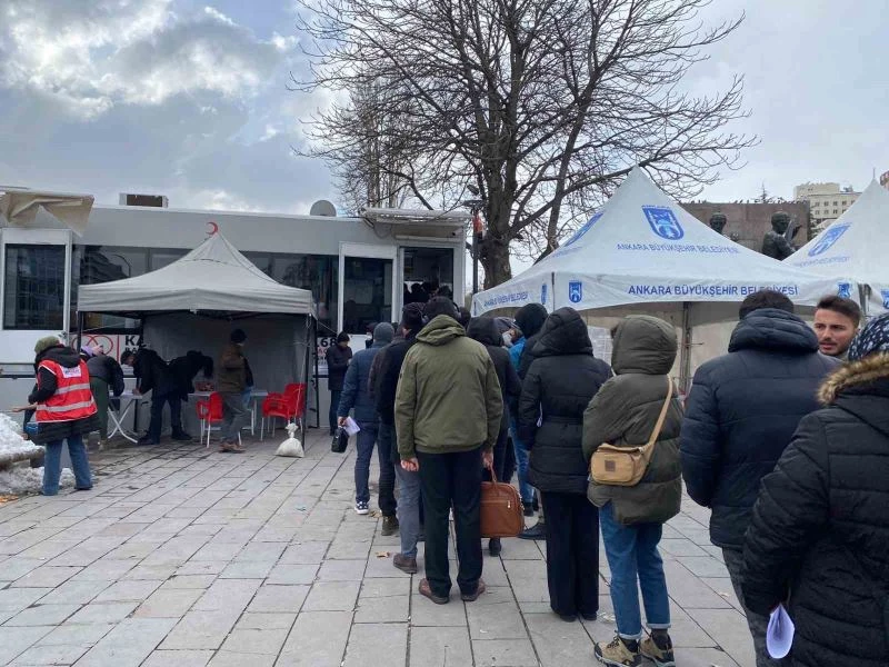 Ankara’da vatandaşlar kan merkezlerine akın etti
