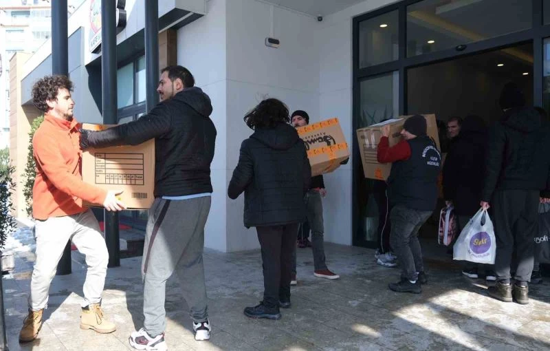 Büyükçekmece’den Hatay’a 7 tır yardım malzemesi gönderildi
