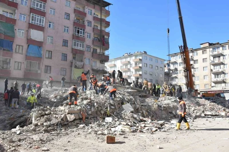 Depremden etkilenen vatandaşlar için seferberlik
