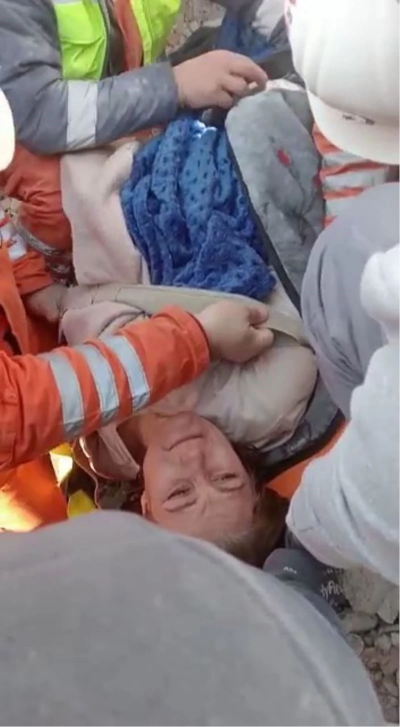 Kahramanmaraş’ta bir vatandaşı depremden 78 saat sonra kurtardılar
