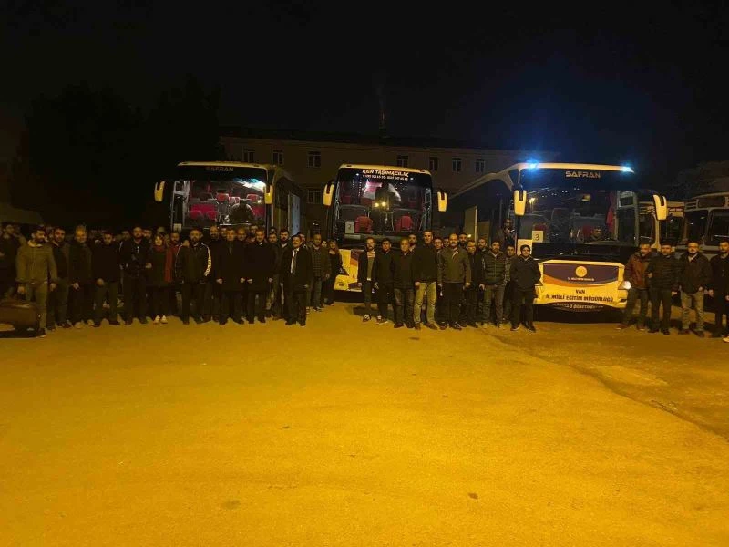 Vanlı 132 gönüllü öğretmen destek için deprem bölgesine gitti
