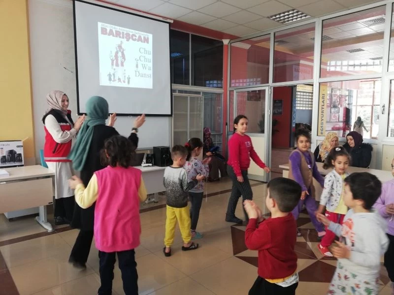 Psiko-sosyal destek ekiplerinden depremzede çocuklara yönelik etkinlik
