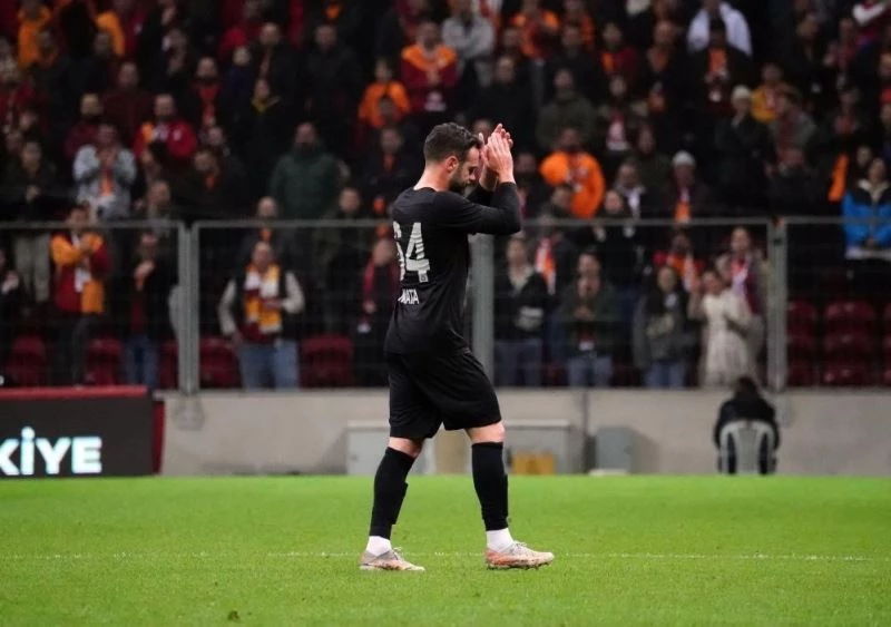 Galatasaray’da Juan Mata sakatlandı
