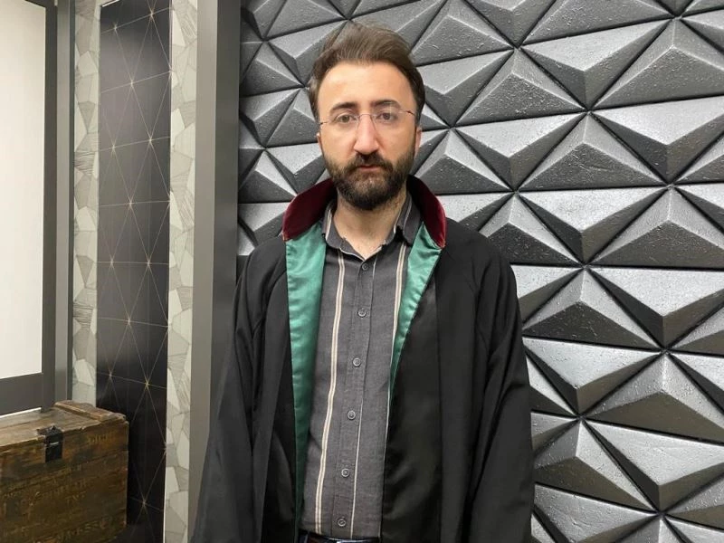Depremzede avukat mesleğini Kayseri’de sürdürüyor
