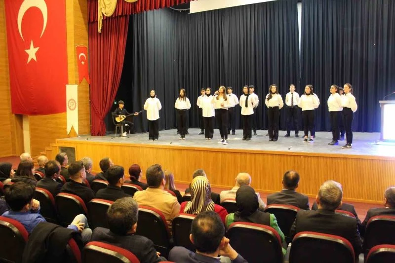 Siirt, İstiklal Marşı’nın Kabulü ve Mehmet Akif Ersoy’u anma gününü kutladı
