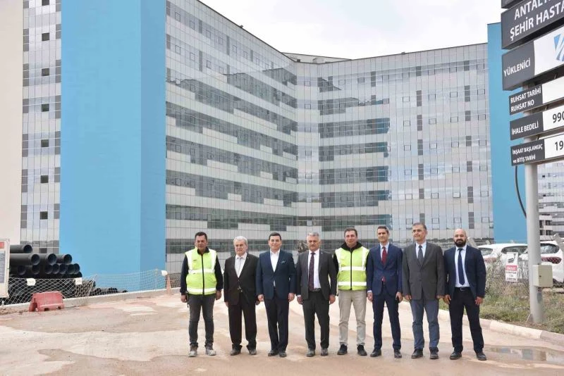 Antalya Şehir Hastanesi açılışa gün sayıyor
