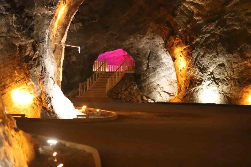 Iğdır’daki tuz mağarası yeni sezonda ziyaretçilerini bekliyor
