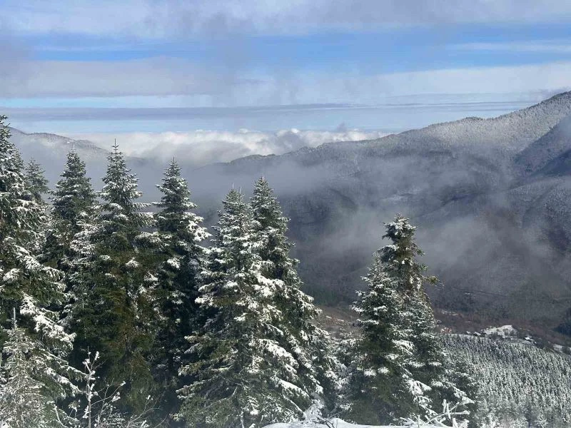 Kastamonu’nun yüksek kesimleri beyaza büründü
