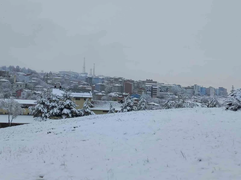 Mart kapıdan baktırdı: Samsun’un yüksekleri bembeyaz
