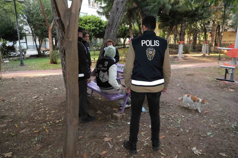 Antalya’da ’Güvenli okul çevreleri ve servis araçları denetim uygulaması’ yapıldı

