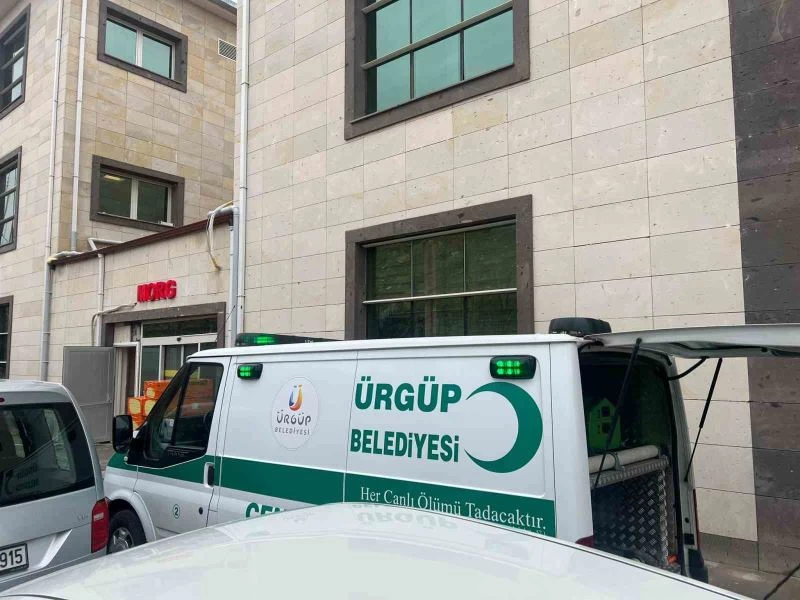 Balayındaki çift otel odasında ölü bulundu
