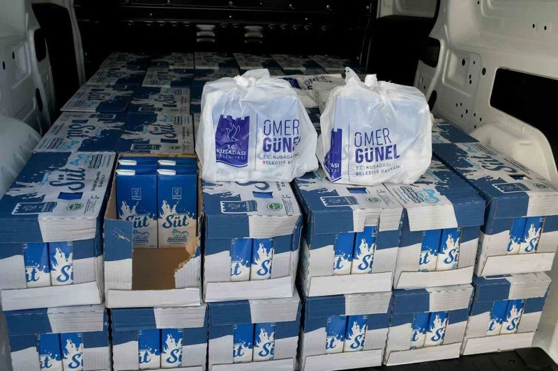 Kuşadası Belediyesi süt dağıtımına başladı
