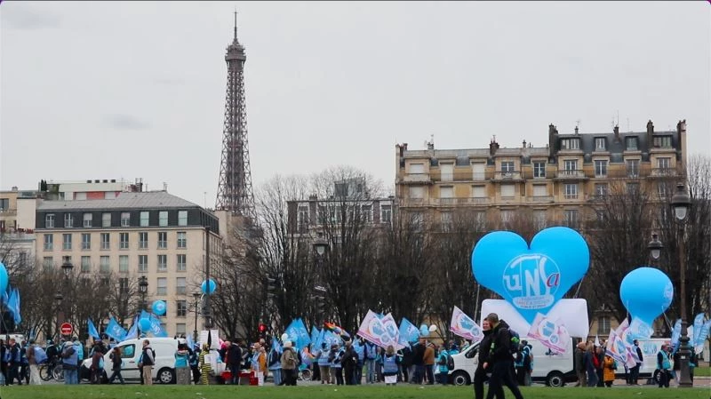 Fransa’da halk emeklilik reformuna karşı bir kez daha sokakta
