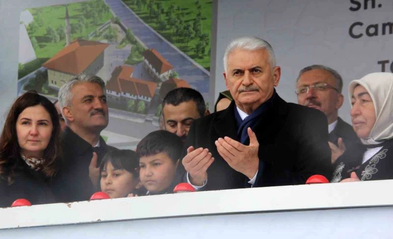 Binali Yıldırım’ın annesi vefat etti
