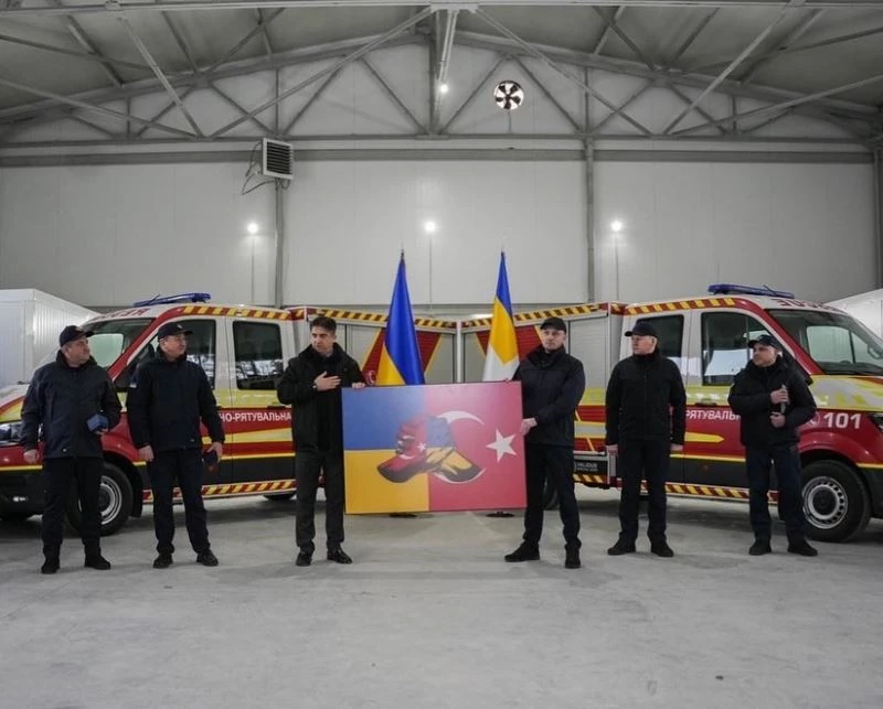 Kiev Büyükelçisi Güldere, Türkiye’de kurtarma çalışmalarına katılan Ukraynalı ekiple görüştü
