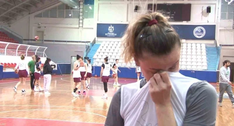 Başarılı basketbolcu Hatay’dan bahsederken gözyaşlarını tutamadı: 
