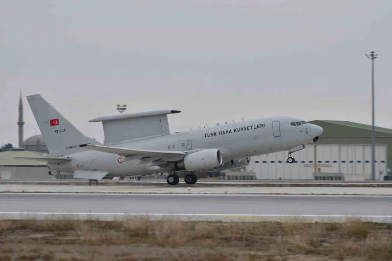 E7-T Havadan İhbar Kontrol uçağı NATO Deniz unsurlarıyla görev icra etti
