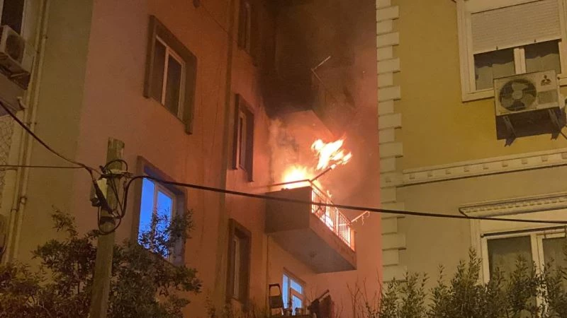Öfkesini evinden çıkardı: Oturduğu daireyi ateşe verip kaçtı
