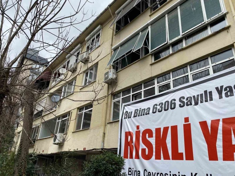 Kadıköy’de bina sakinlerinin müteahhit kararsızlığı
