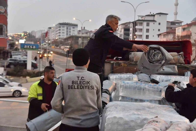 Bilecik Belediyesi’nin 21’inci yardım tırı deprem bölgesine gönderildi
