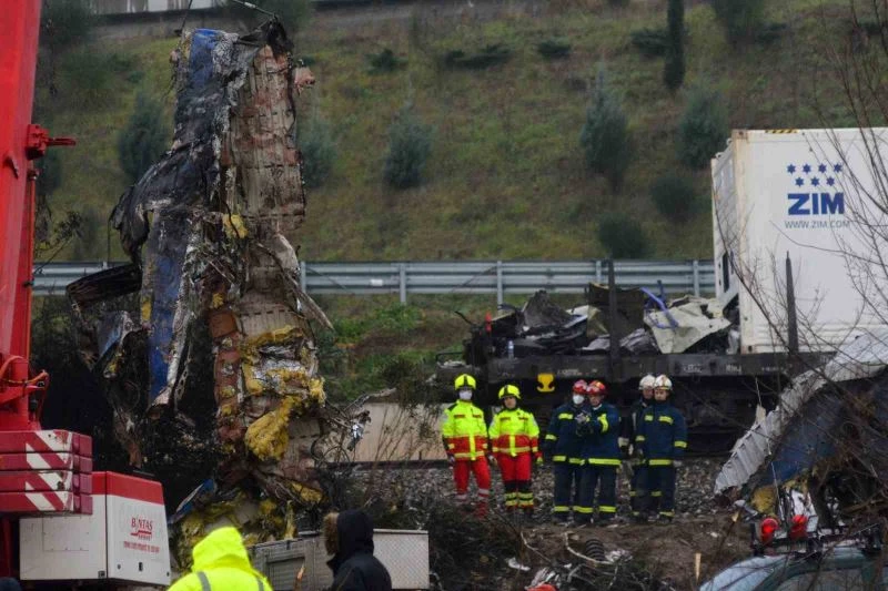 Yunanistan’daki tren faciasının ardından demiryolu çalışanları greve gitti
