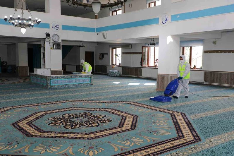 Talas’ın camilerinde özel temizlik

