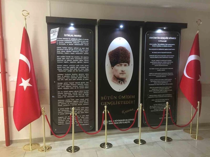 Büyükşehir 217 adet Atatürk büstü talebine cevap verdi
